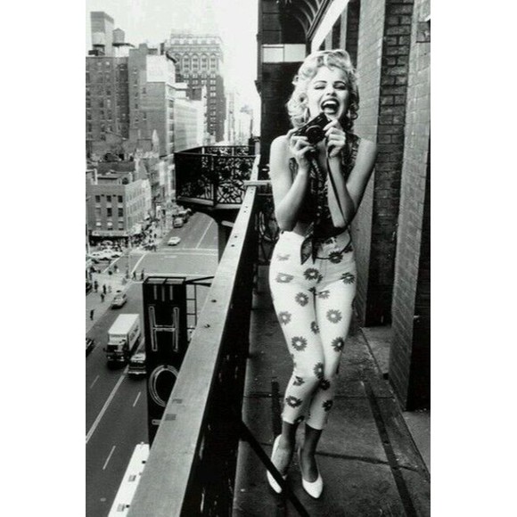 Women’s GUESS Collection Floral Skinny Ankle Jean Sunflower Cropped Pants Sz 30 - Picture 2 of 15